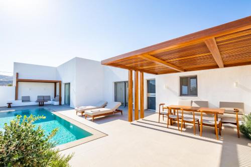 Manos Villas