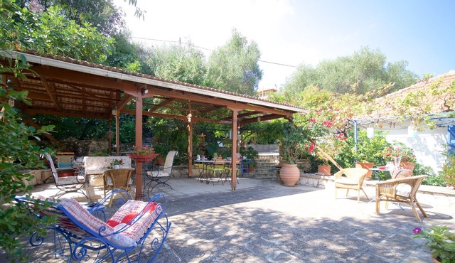 Marika’s Cottage with nice garden and barbeque