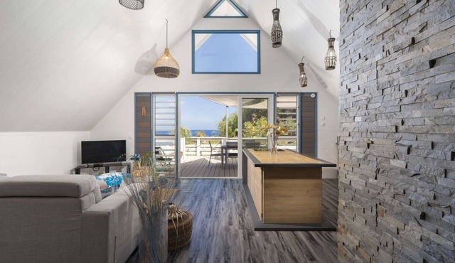 Maruapo Lodge · Ocean View Bungalow in Punaauia, Tahiti