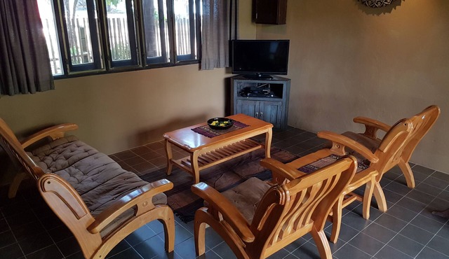 Melina's Beach Front Bungalow