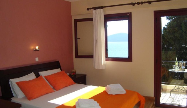 Mikros Gialos Apartments