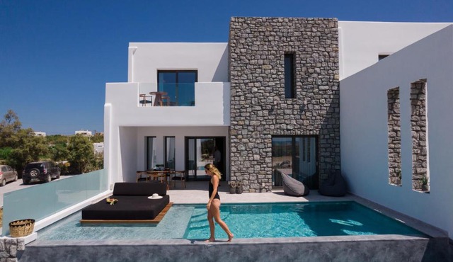 Milestones Naxos
