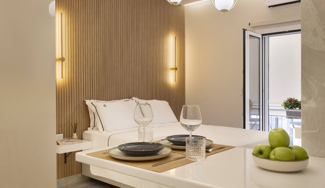 Millerou16-18·Elegant minimal studio in Kerameikos