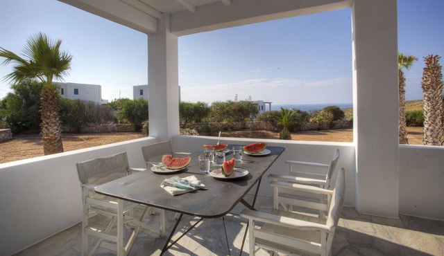 Minois Villa (2 adults & 2 children)