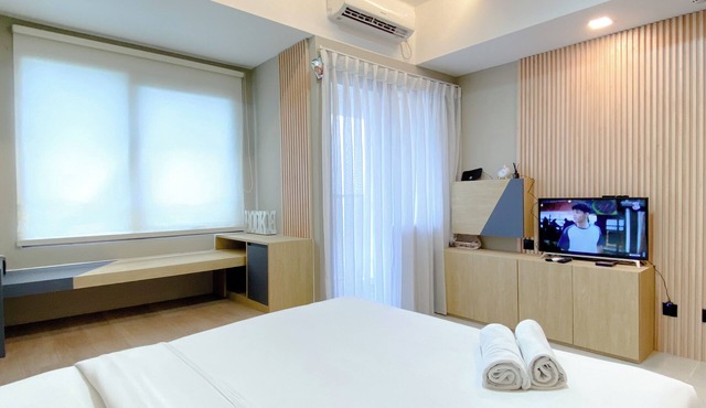 Modern Look Studio at LRT City Jatibening Apartment