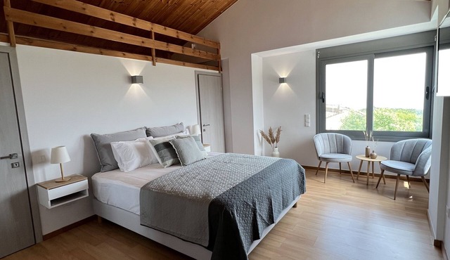 Modern & Luxury Maisonette