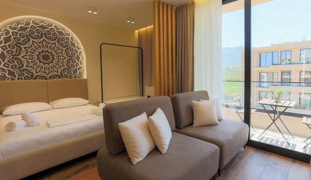 Modern Pool Side Studio Palm, Vlore, Albania
