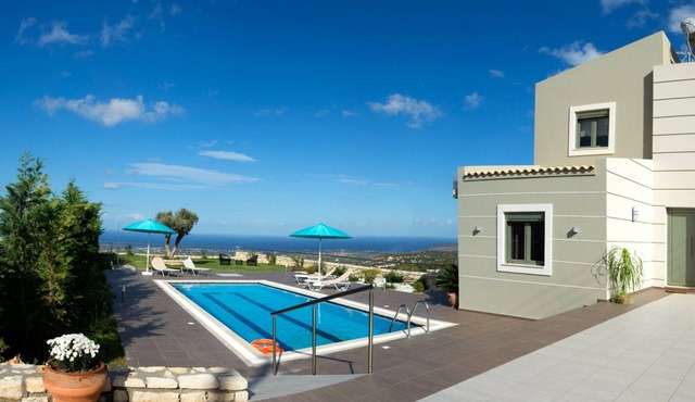 Modern Villa with Panoramic Sea Views