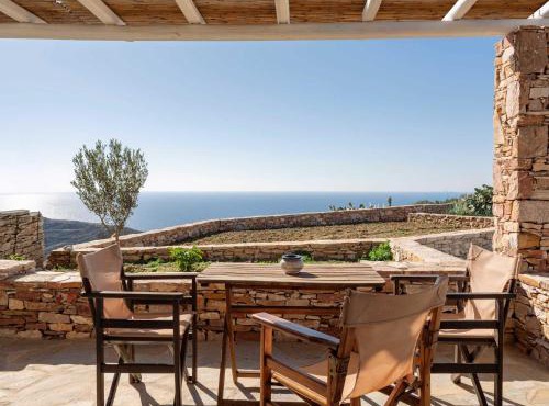 Moniasma Rustic Stone House in Folegandros