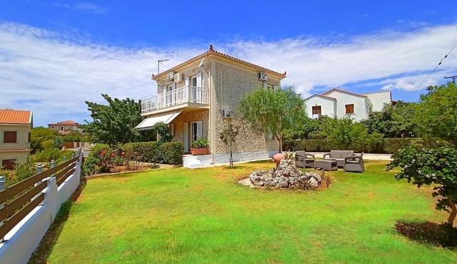 Moriana Stone Villa, panoramic view and garden
