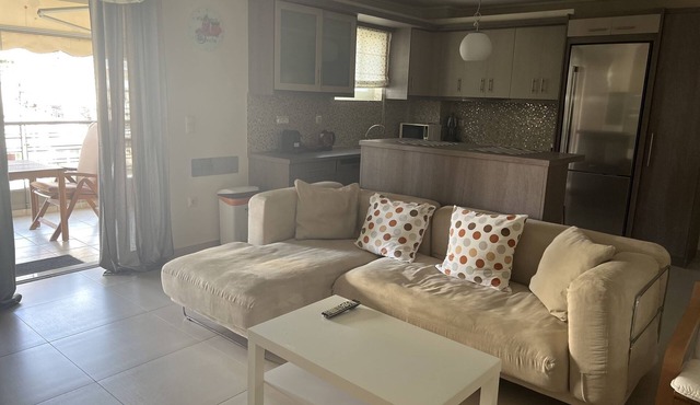 Moschato Gem - Two Bedroom Apartment, Sleeps 4