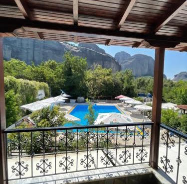 Mpoufidis Rock House Meteora