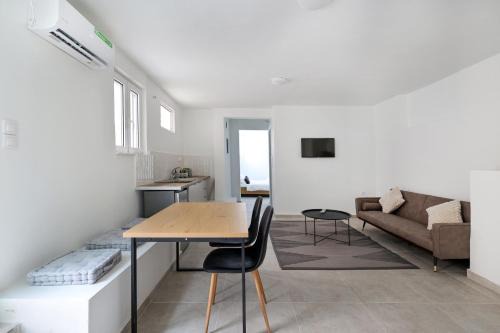 Muse Studios & Apartments