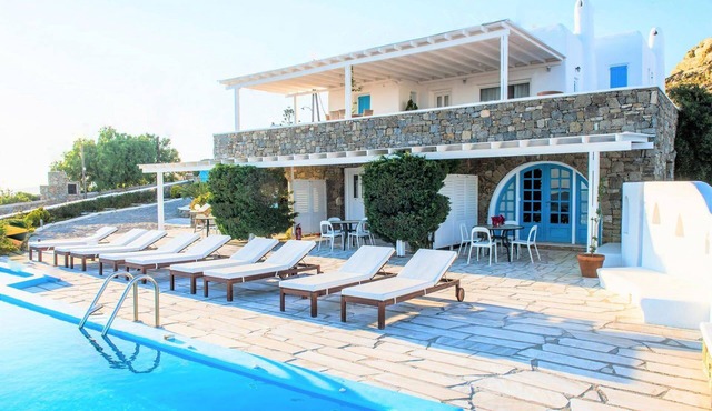 My Rental Homes - The Rose Flat shared pool air conditioning