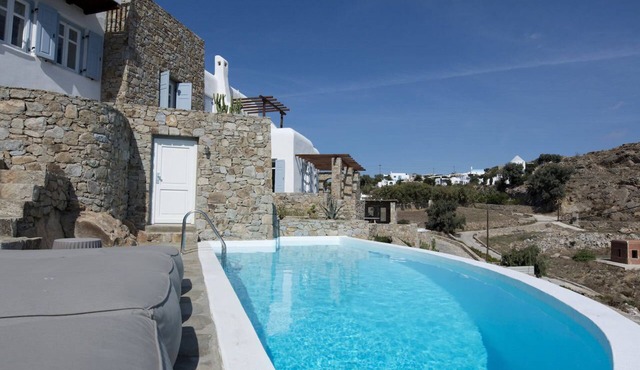 My Rental Homes - Villa Azur just 2km far from the famous beaches of Platys Gialos