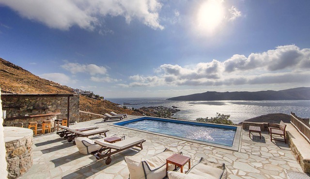 My Rental Homes - Villa Tychi with pool with its own pool bar and big parking space