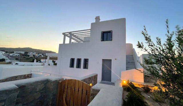 Mykonos Dot - Deluxe Apartment With Balcony