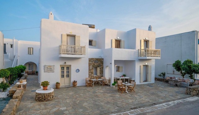 Mykonos Twins