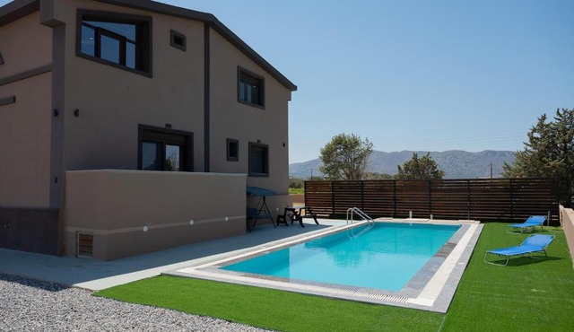 MYRON GRAND PooL VILLA