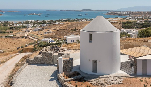 Near Naousa| 1BR Jacuzzi |ōrigín Cycladic Windmill
