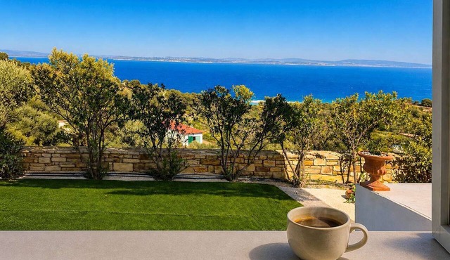 Nefeli Sea View Stay - Mastiha Grove Suite, Chios
