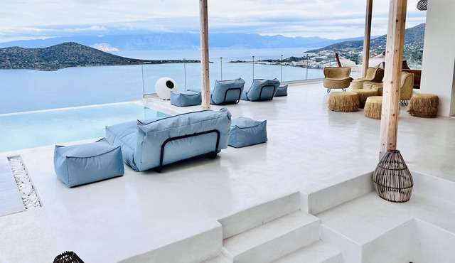 New Serenity Art Villa
