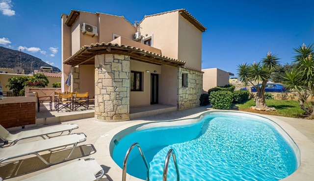 Niriides Villas Nymfe 2-Schlafzimmer privater Pool by Interhome