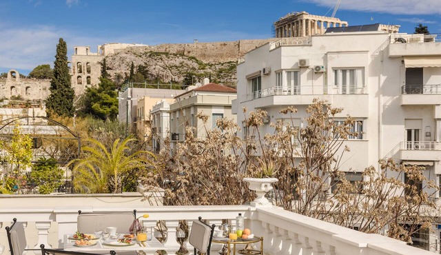 Noble Suites