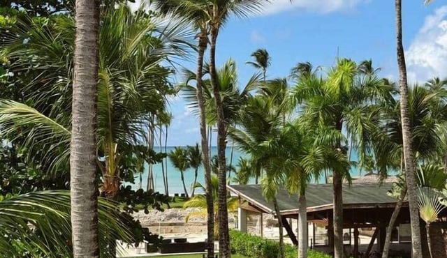 Oceanfront 3BR Apartment/Coson Bay