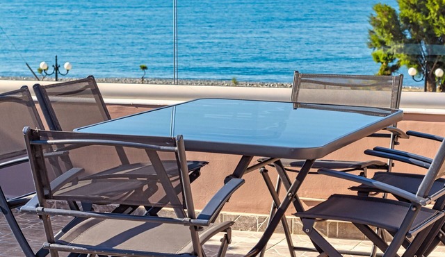 Oliva Beach Studios & Apartments