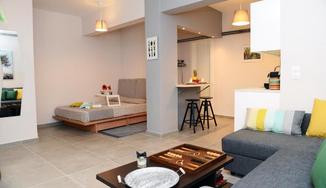 Olive Tree Deluxe Apt under Acropolis