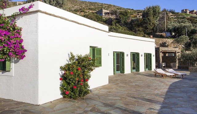 Olive Tree House -Comfortable living, breathtaking sea views, bbq and garden