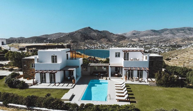 On The Rocks - The Two Rocks - Serviced Villa