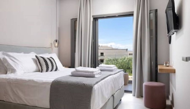 Onore Sunset Suite & pool | Dasia