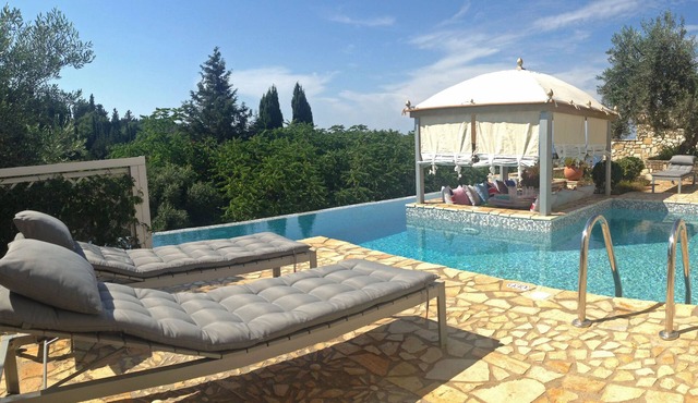 Opera House & Pool - Luxury Apartment Oro, Paxos