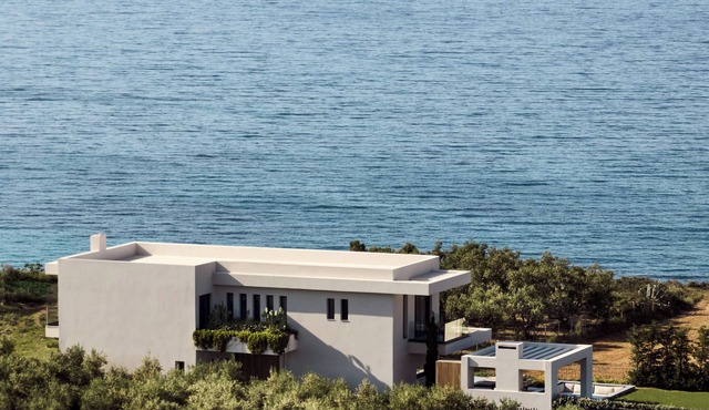 Oresteia Presidential Villa, a Legendary Retreat