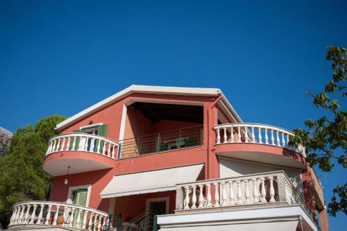 Ouzaki House