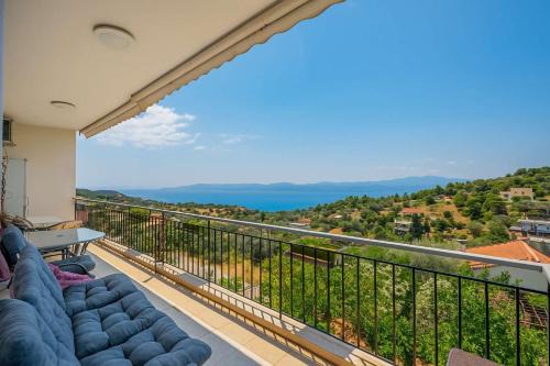 Panorama Eretria Seaview Retreat with Balcony