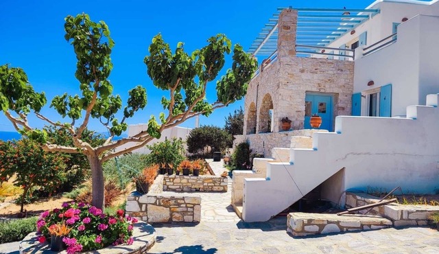 Panoramic Sea View Family Retreat in Paros, 8 Guests, near Golden Beach.