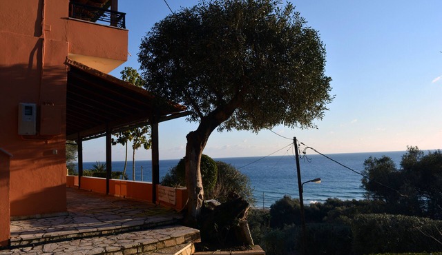 Papadatos Apts | Down Floor 2 Bedrooms 5mins from the beach