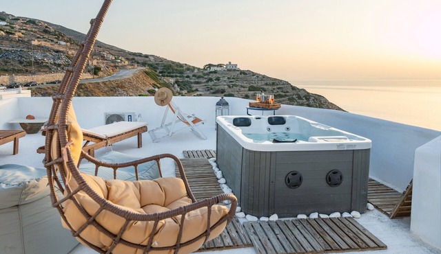 Paros Apartment – Pet-Friendly with Sea View and Hot Tub