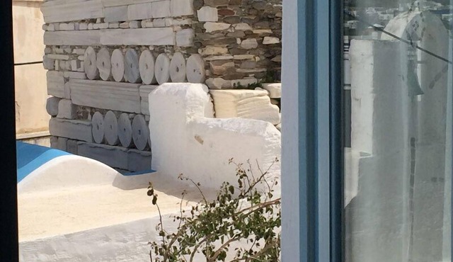 Paros Parikia, Pantarei* Apartments: splendid apartment 3 May 2005