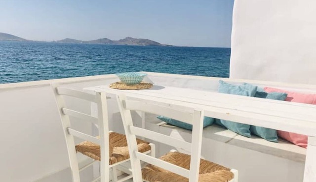 Paros seafront studios Casa Phorkys with view of the sea + the Old Venetian Port