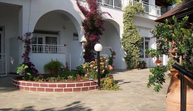 Paschalia Sea View Studios