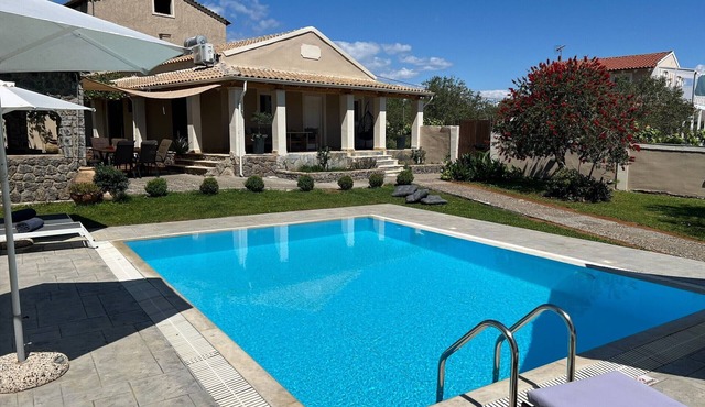 Pavlos & Sofia Harmony Villa – Private Pool with Sea View, Garden, Terrace & Wi-Fi