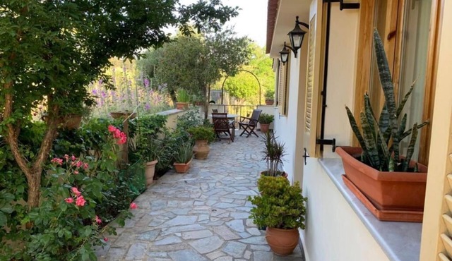 Peaceful villa located in the village Vryses