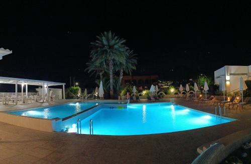 Pefkos Breeze Family Resort & Spa