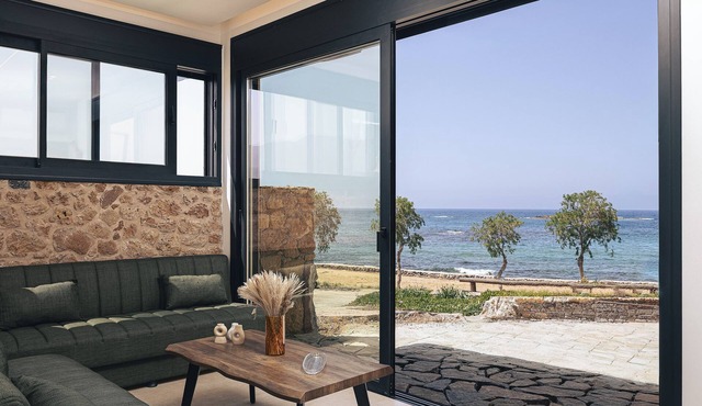 Pelagos SeaSide Suites