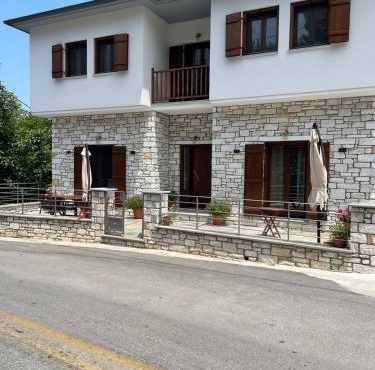 Pelion Roots