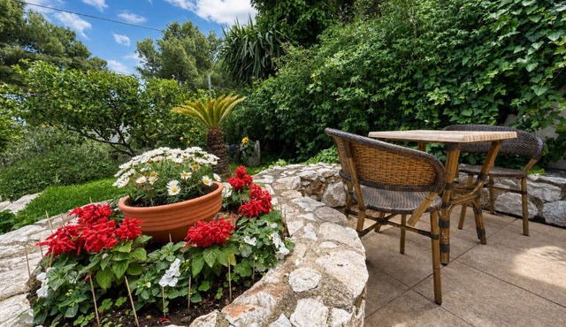 Perivolakia Garden View - Rafina Stay near Airport